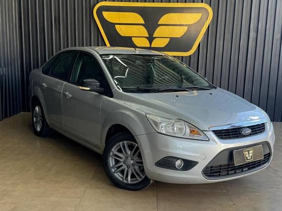 FORD FOCUS 2.0 FC 16V FLEX 4P MANUAL FORD FOCUS 2.0 FC 16V FLEX 4P MANUAL